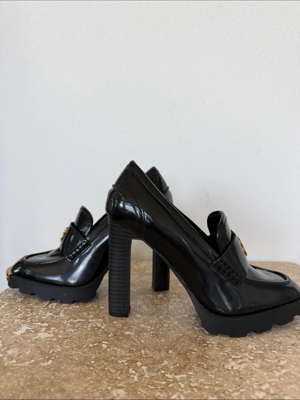 Karl Lagerfeld Paris Black Patent Loafer Pumps Gold Logo Lug Sole Platform Heels